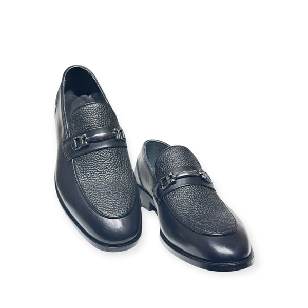031s Stylish Black Leather Loafers with Decorative Buckle