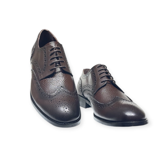 032k Elegantly Crafted Brown Leather Wingtip Brogues
