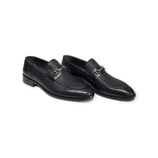 031s Stylish Black Leather Loafers with Decorative Buckle